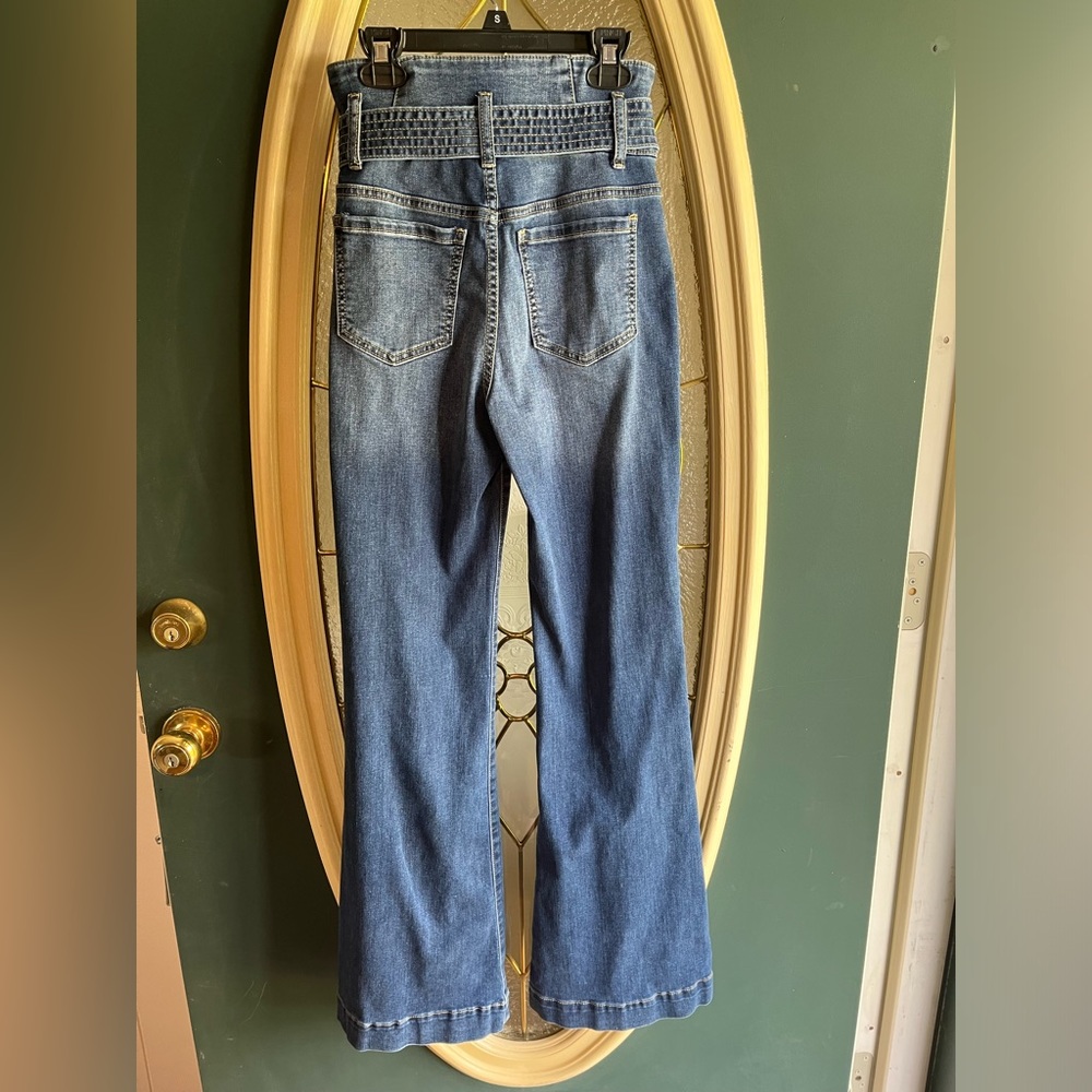 Sneak Peek High-Waist Wide-Leg Blue Jeans with Tie Belt - Picture 3 of 7